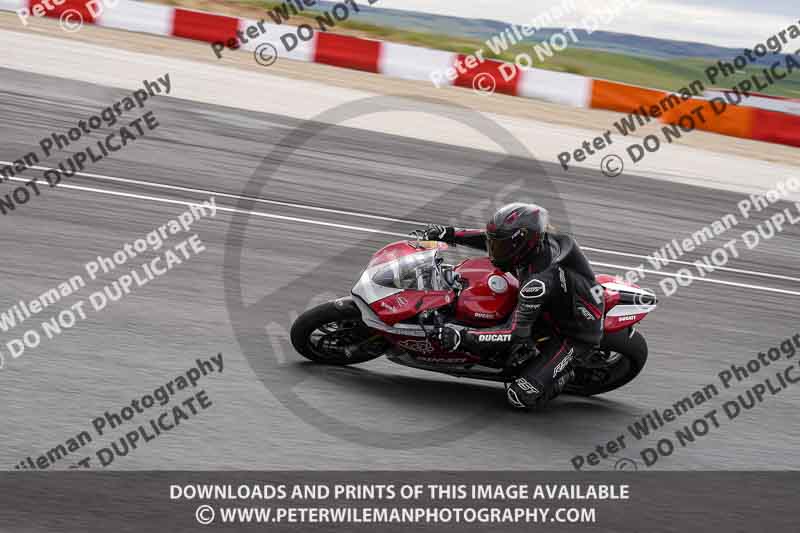 cadwell no limits trackday;cadwell park;cadwell park photographs;cadwell trackday photographs;enduro digital images;event digital images;eventdigitalimages;navarra;no limits trackdays;peter wileman photography;racing digital images;trackday digital images;trackday photos